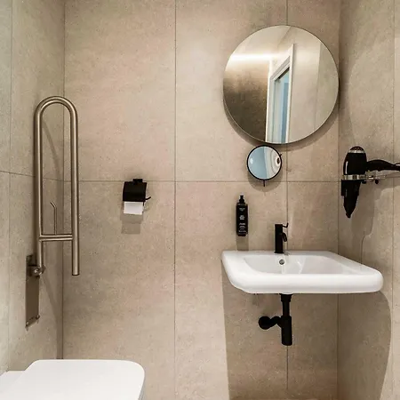 Limehome Gran Via 3* Walencja