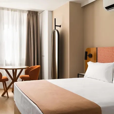 Limehome Gran Via Valenza